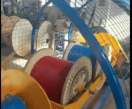 安裝在南京恒美線纜有限公司 高速雙盤絞線填充繞包機組GSP630TRD-1250型 生產(chǎn)現(xiàn)場