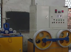 安裝在廣東富華電纜有限公司 高速鋁銅線合股機(jī)GLTH500型一套生產(chǎn)現(xiàn)場