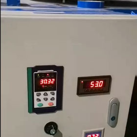 山東皓翔機(jī)電有限公司 磁粉式鋼帶復(fù)繞機(jī)CGFR700-700型生產(chǎn)現(xiàn)場