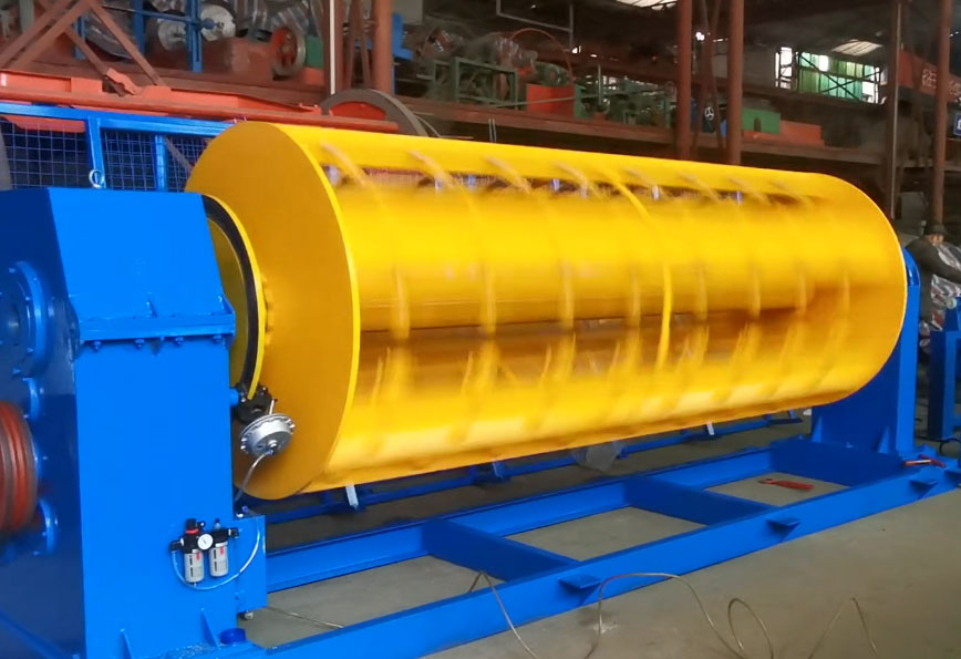 鋼絲鎧裝機組GSKZ315/48型試機現(xiàn)場