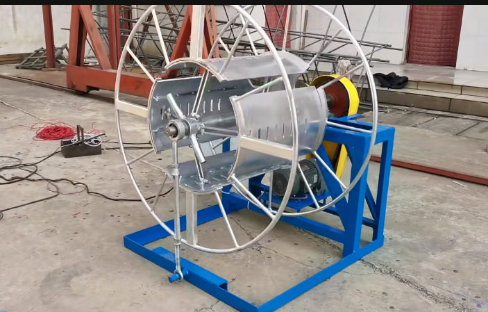 漲緊內(nèi)芯收卷機(jī)ZSS1200型試機(jī)現(xiàn)場